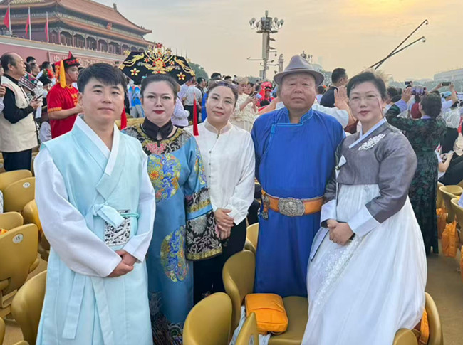 (김송란, 오른쪽 첫번째)