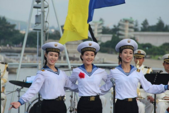 사진으로 보는 조선 해군문화선전공작단