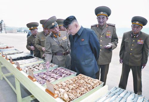 26일, 조선 평양에서 조선 최고지도자 김정은은 조선인민군 부대공급기지를 시찰했다.