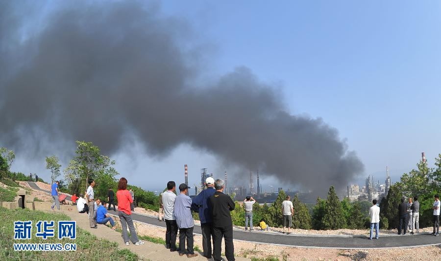 중국석유 대력석유화학석유쓰레기탱크 폭발