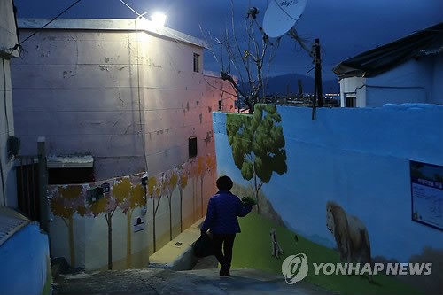 한국 성침살해녀아동사건 발생지에 “집으로 가는 길을 밝게”공정 실시