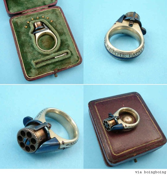 팜므 파탈의 반지,'1870년 비밀 병기' 화제