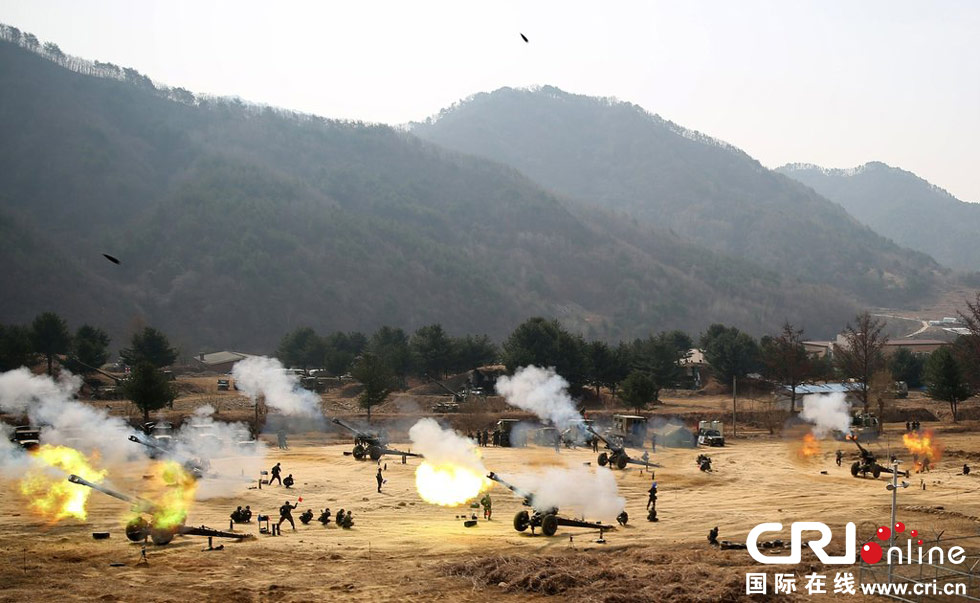 한국 중포(重砲) 조한변계에서 사격연습, 포탄 하늘을 덮어