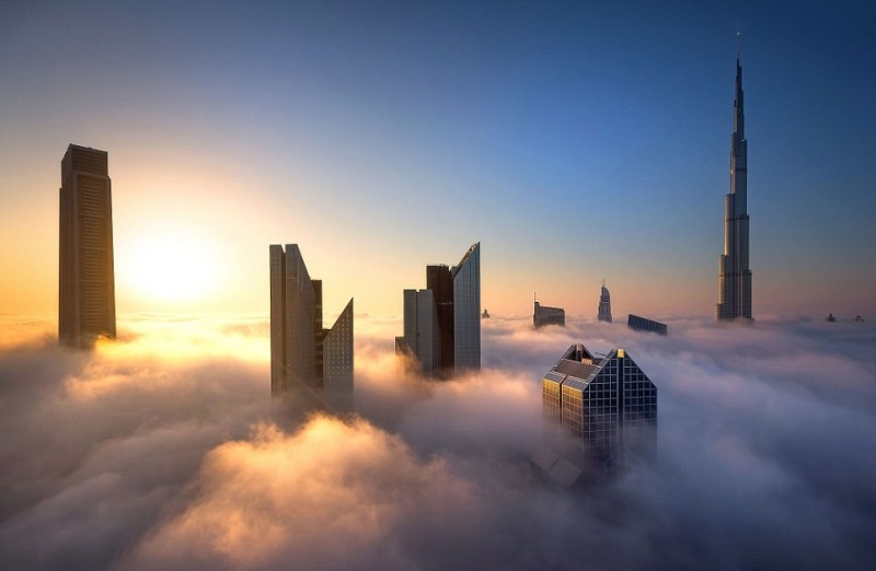 [포토]두바이 마천루 구름우에 “떠있는” 경이로운 모습