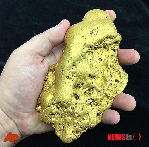 미국 2.8kg 자연산 금덩어리 경매 나온다