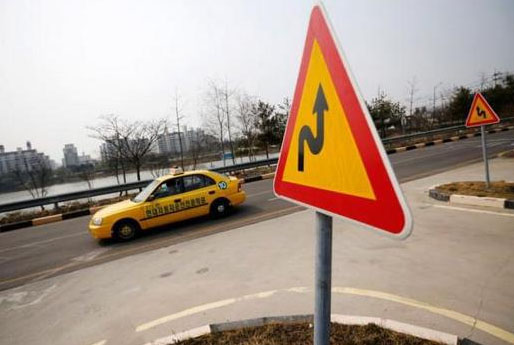 중국인 한국 운전면허증 시험 붐, 상해 '한국 속성 면허증' 인정 안해