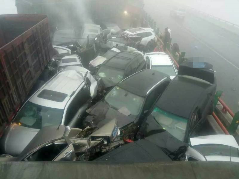 태원-장치 고속도로서 차량 련쇄충돌사고 발생, 6명 사망