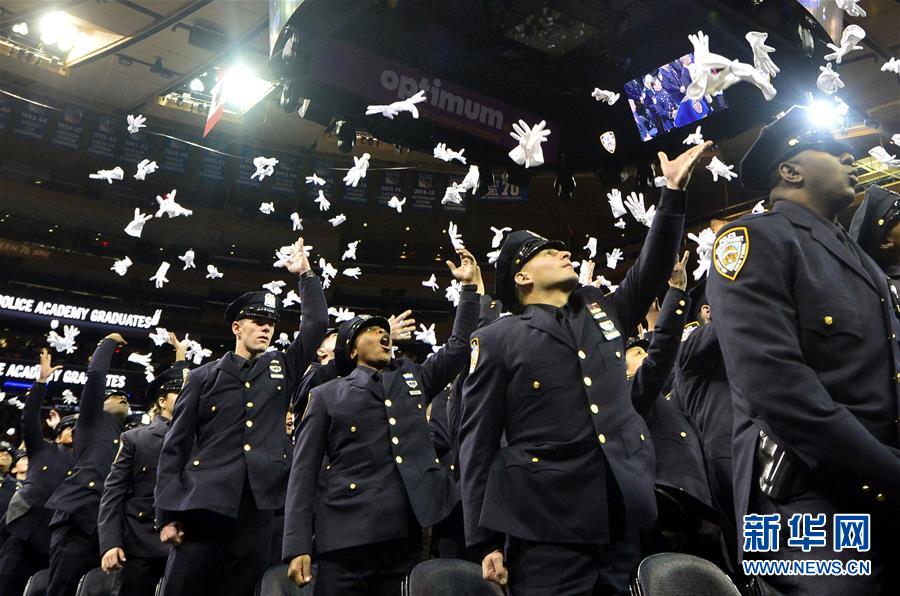 뉴욕, 1200명 신임경찰 위해 졸업식 거행