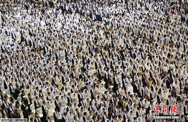 한국 3000쌍의 부부 단체결혼식 거행