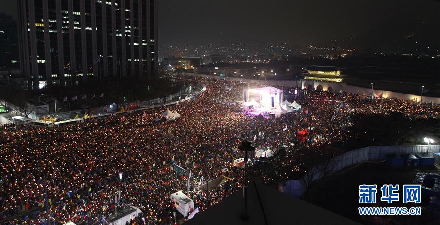 한국 민중 대규모집회 재차 거행, 박근혜 사퇴 요구(사진)