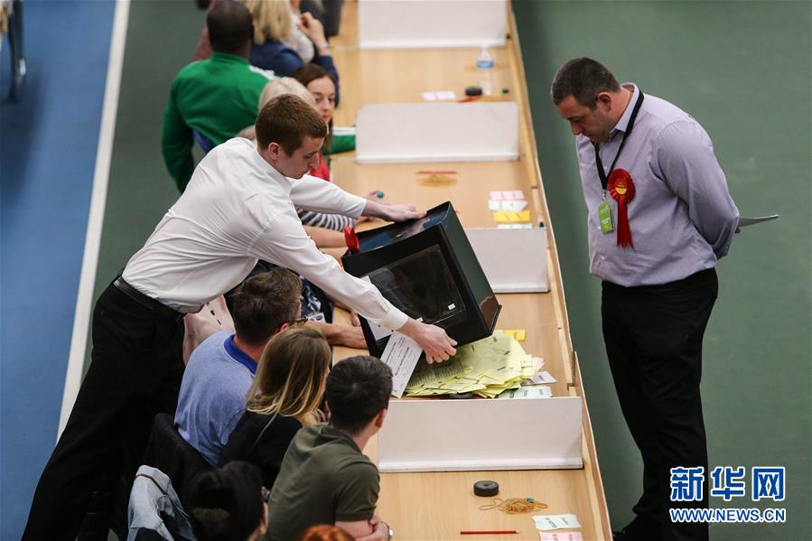 출구조사: 의회선거에서 영국 보수당 선두, 무정당 과반수 의석 차지
