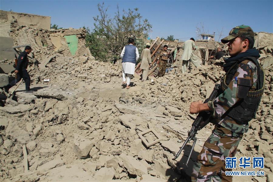 아프가니스탄 동부 자동차 폭탄습격으로 백여명 사상